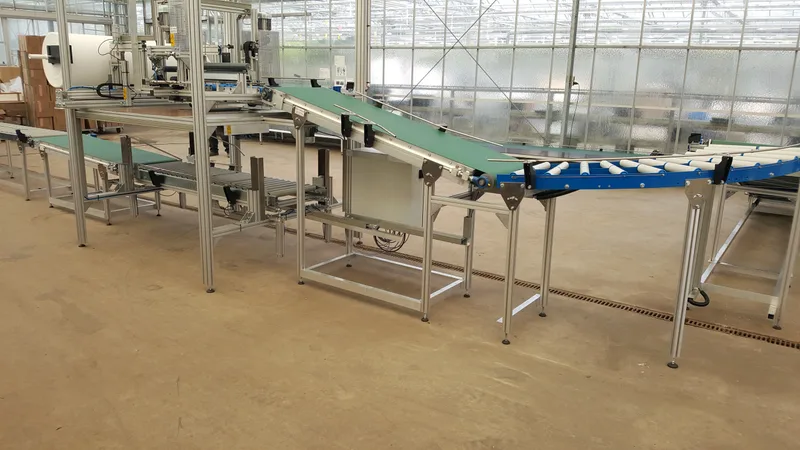 Transportbandsysteem voor interne logistiek in een bedrijfshal
